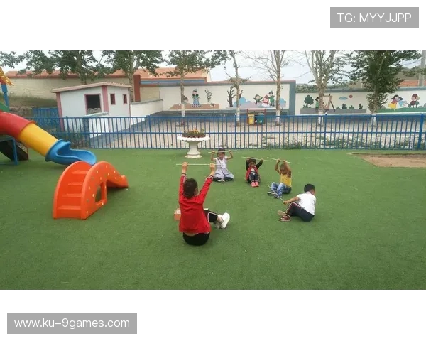 《小灰鼠与小白鼠携手共进挑战游戏的奇妙冒险》